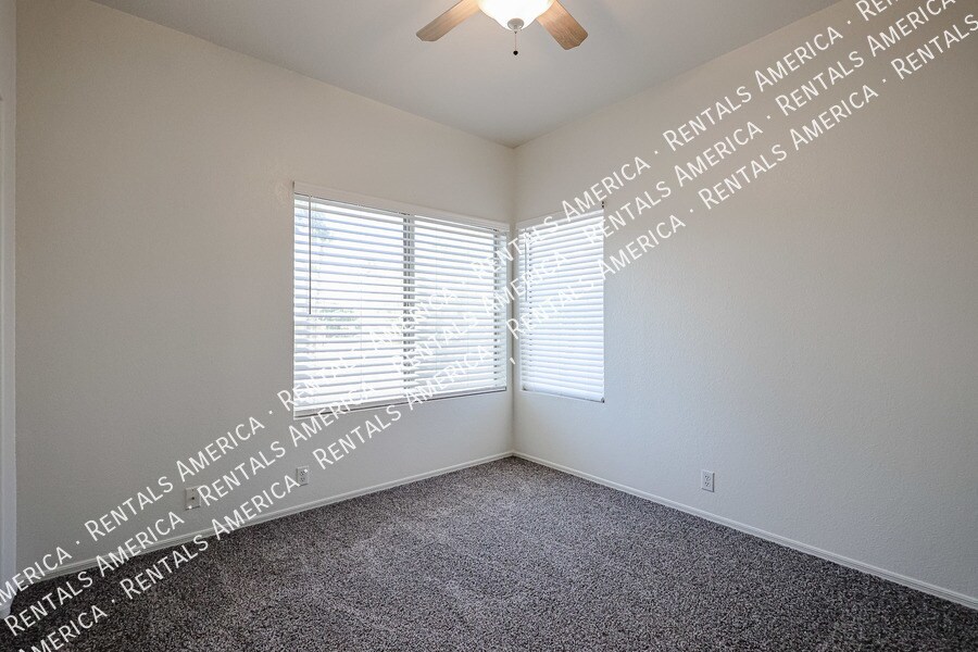 Building Photo - 8849 S 51st St