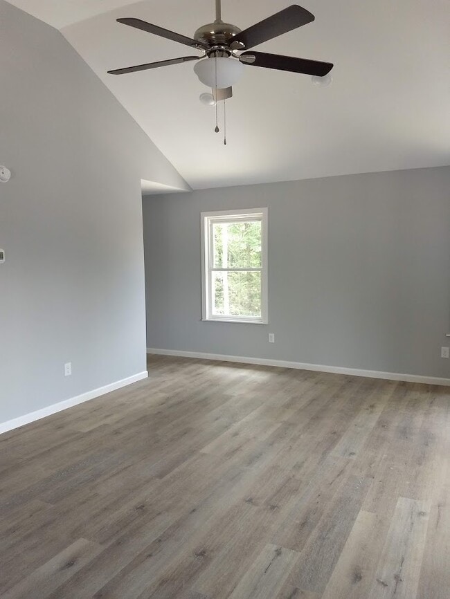 Building Photo - 557 Siever Rd
