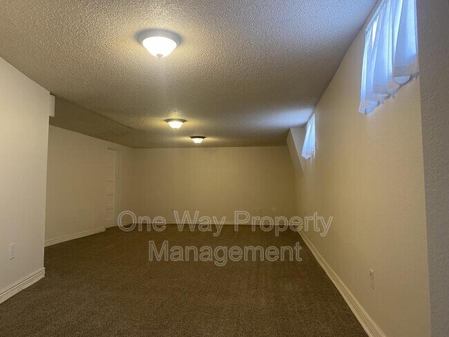 Building Photo - 1700 13th Ave