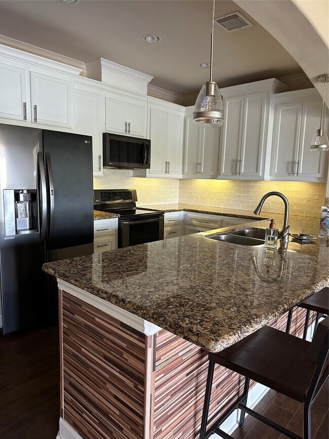 Building Photo - 17570 Hwy 105 W