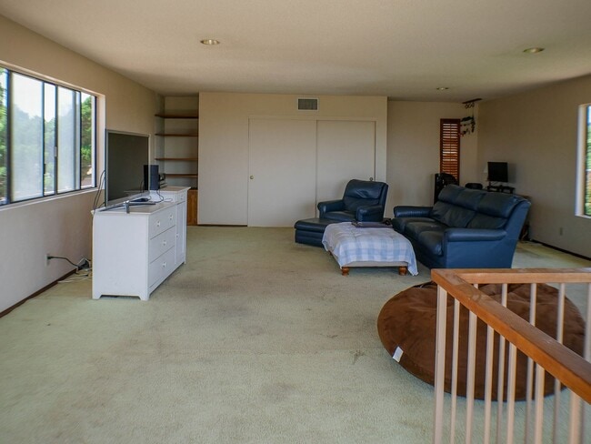 Building Photo - OPEN HOUSE, NOV. 24th at 2 pm - Downtown/Harbor Views!