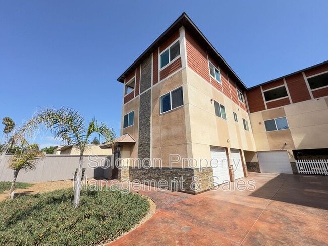 Building Photo - 2030 Broadway St