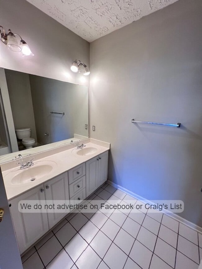 Building Photo - Woodland Village- Bardstown Court