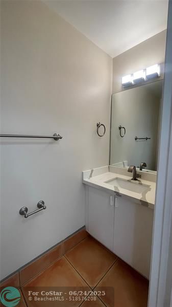 Building Photo - 1432 SW 47th Ave