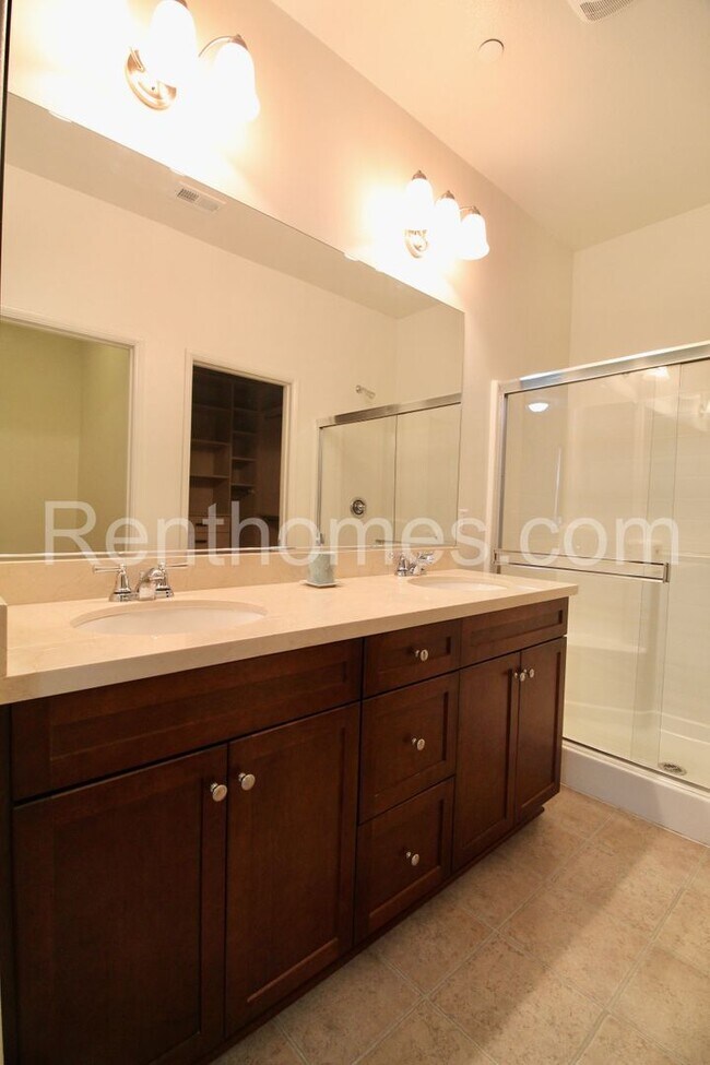 Building Photo - 1626 Waterlily Way
