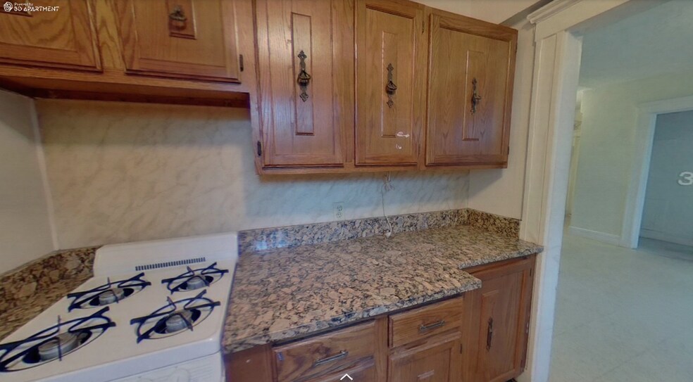 Building Photo - 88 Maple St