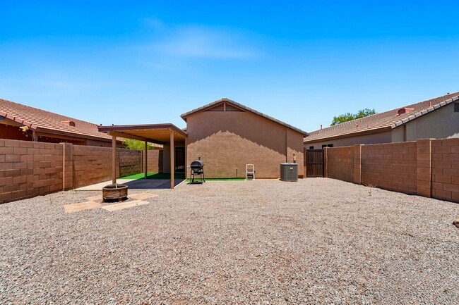 Building Photo - Live in Rancho El Dorado | Spacious 3 Bed Near Golf & Parks