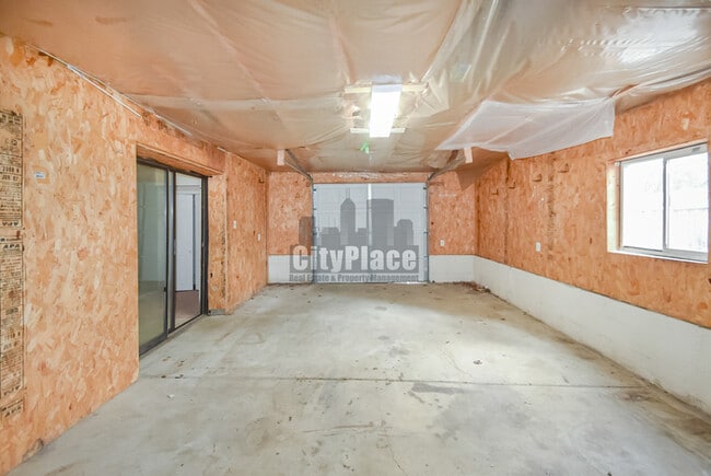 Building Photo - 2633 S Randolph St