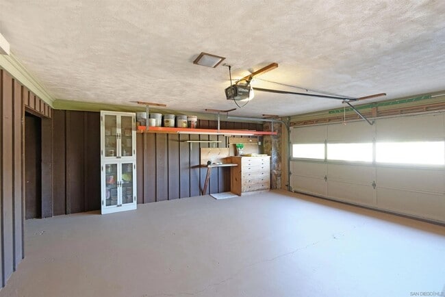 Building Photo - 3125 Qualtrough St