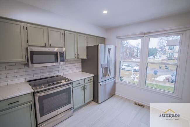 Building Photo - 21 Robin Ridge Ct