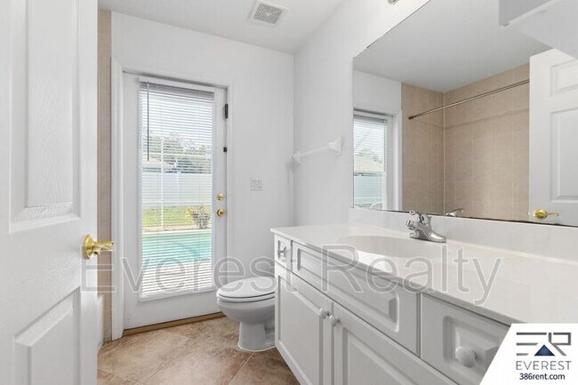 Building Photo - 13 Sleigh Bell Pl