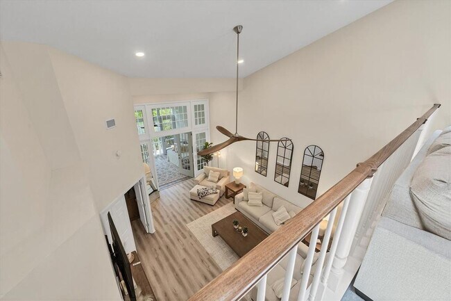 Building Photo - 1719 Starling Dr