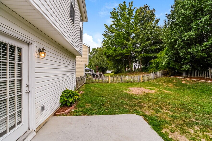 Building Photo - 11338 Northwoods Forest Dr
