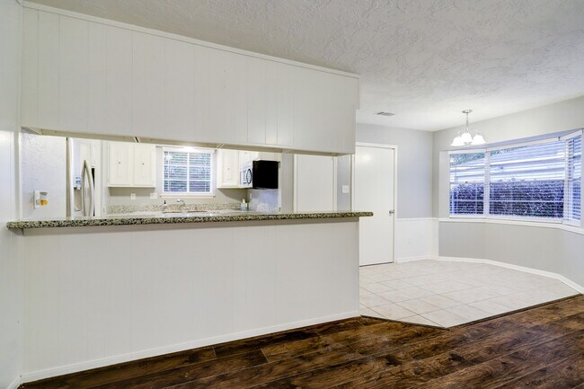 Building Photo - 12346 Huntington Venture Dr