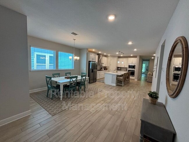 Building Photo - 387 Union Hill Dr