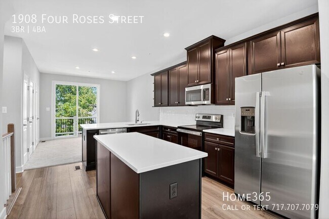 Building Photo - 1908 Four Roses St