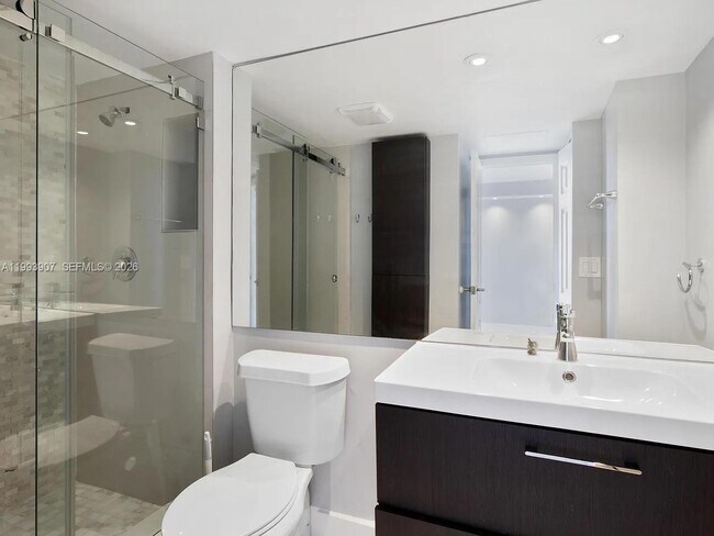 Building Photo - 20301 W Country Club Dr