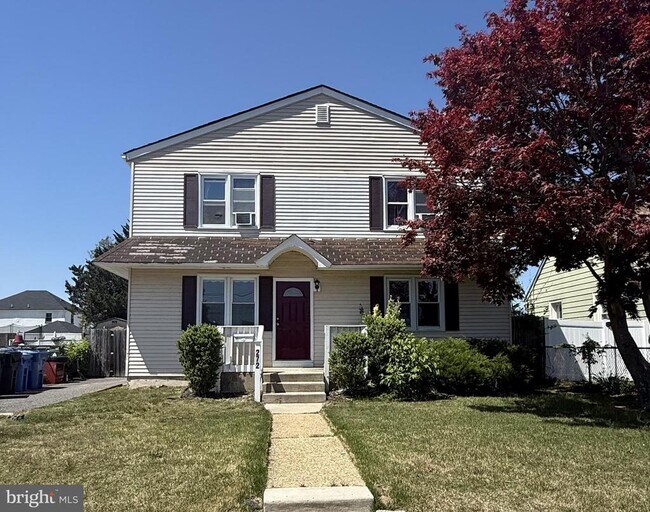 Building Photo - 272 Elm Ave