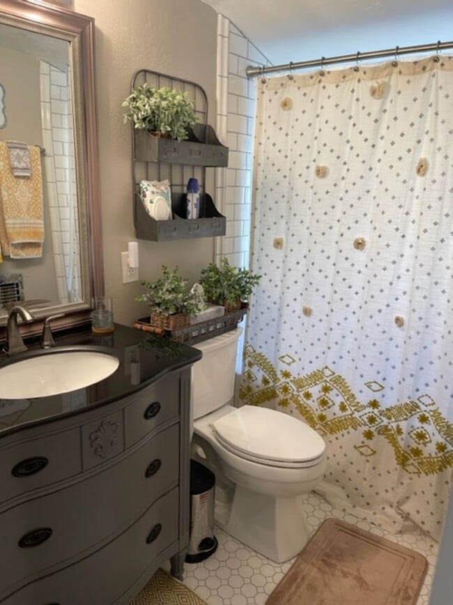 Building Photo - Completely Furnished -  2 BEDROOM 2 BATH+ ...