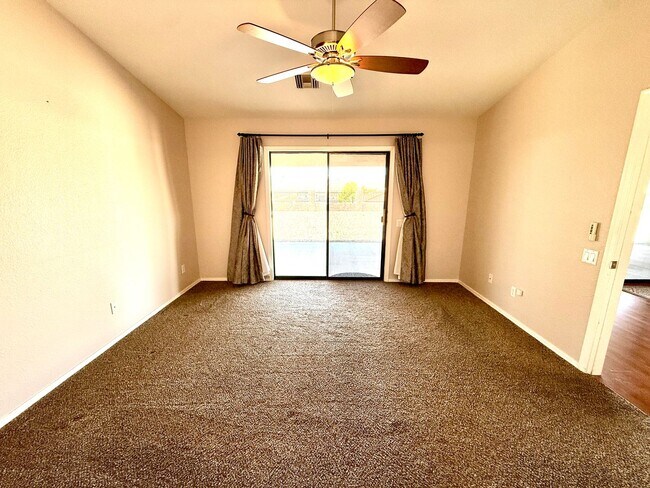 Building Photo - Custom 3 Bedroom, 2.5 Bath Home w/Bonus Ro...