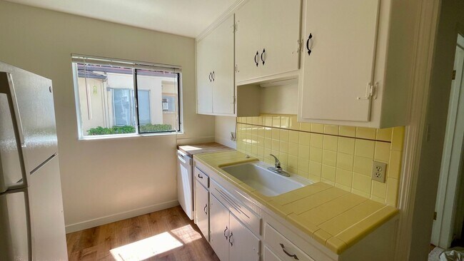 Building Photo - 3608 Bickerstaff Rd