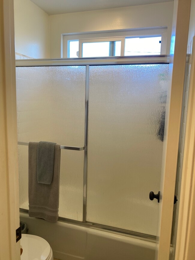 Building Photo - 7010 Jordan Ave