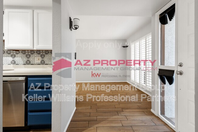 Building Photo - 938 E Villa Maria Dr