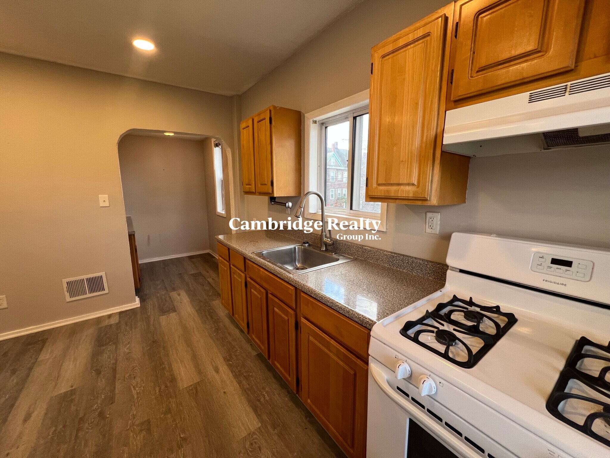 Building Photo - 17 Hudson St