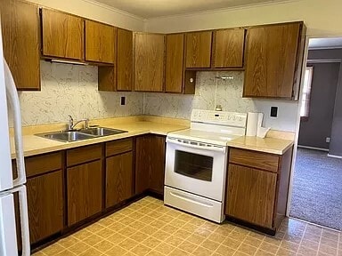 Building Photo - 128 N Beech St