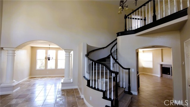 Building Photo - 15 Tanglewood