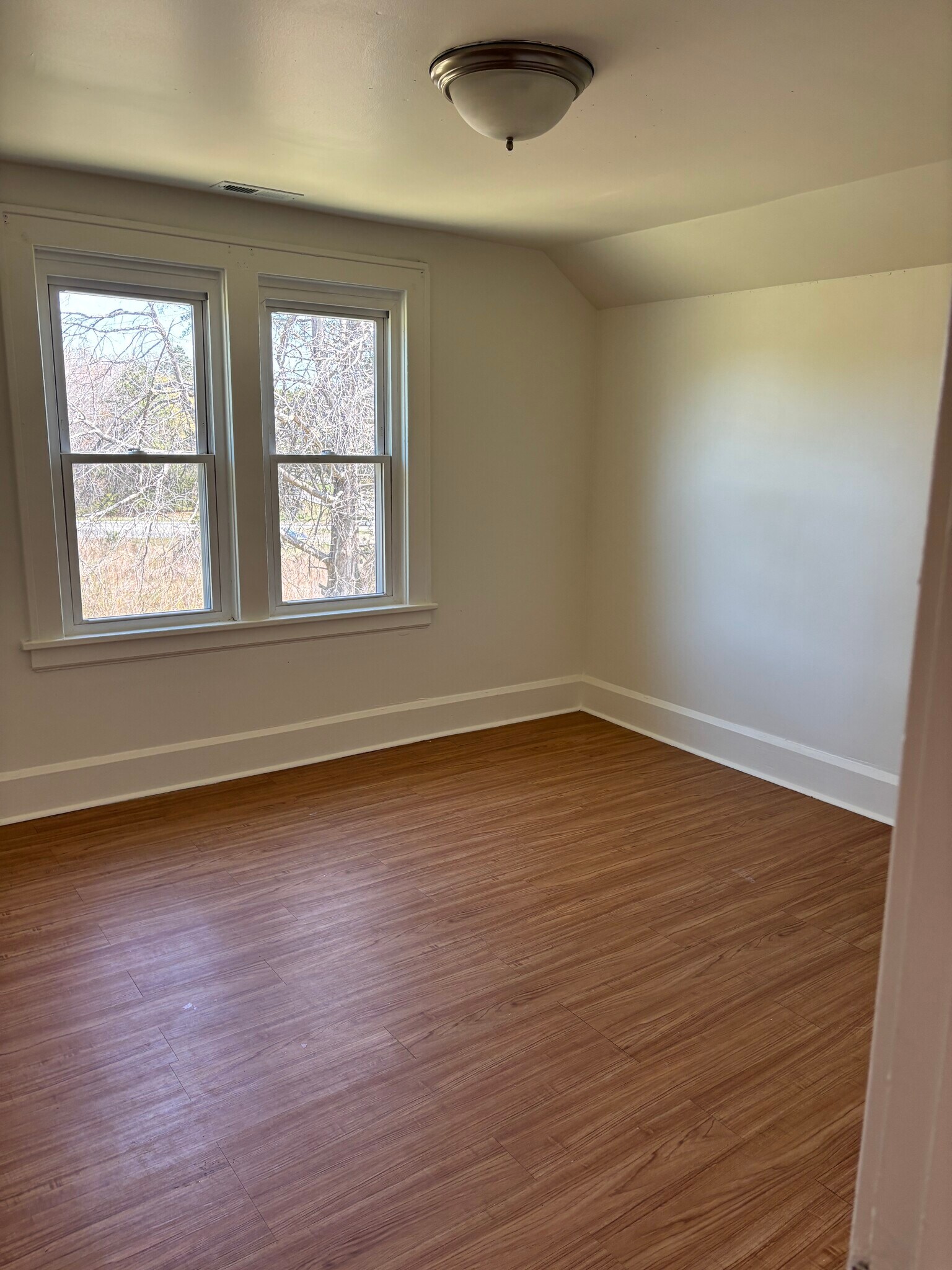 Upstairs bedroom - 9710 Chester Rd