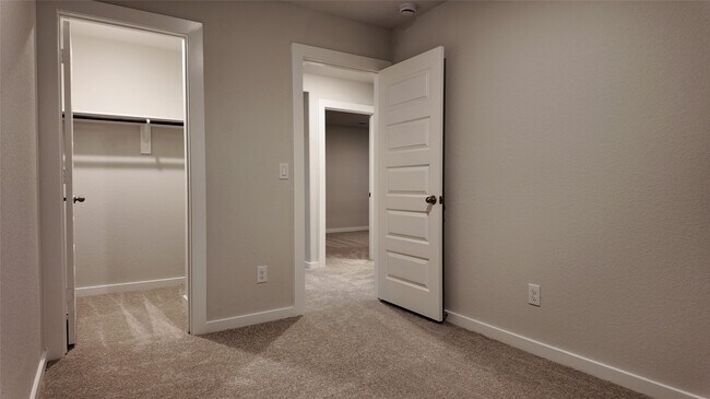 Building Photo - 8519 Blueberry Ash St