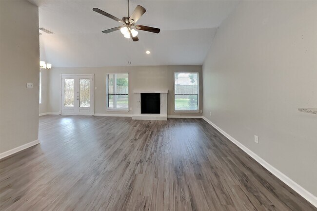 Building Photo - 8155 Big Oak Trail Dr
