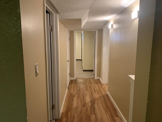 Building Photo - 867 Browning Ave