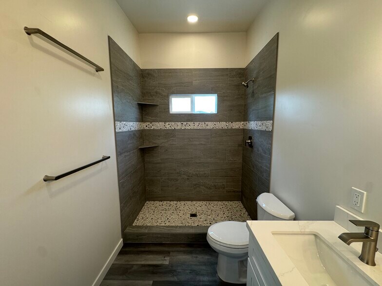 Building Photo - 3535 Hatteras Ave