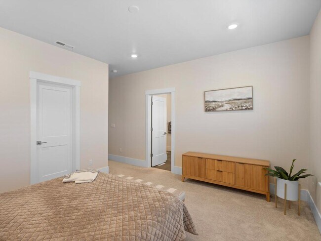 Building Photo - 13728 SW 166th Ave