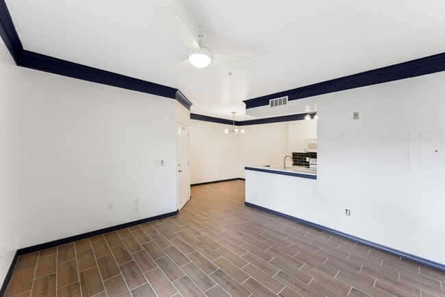 Building Photo - 11520 Villa Grand