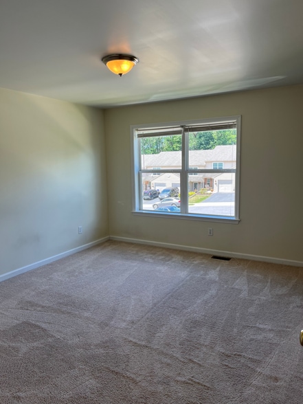 Building Photo - 516 Dakemich Ct