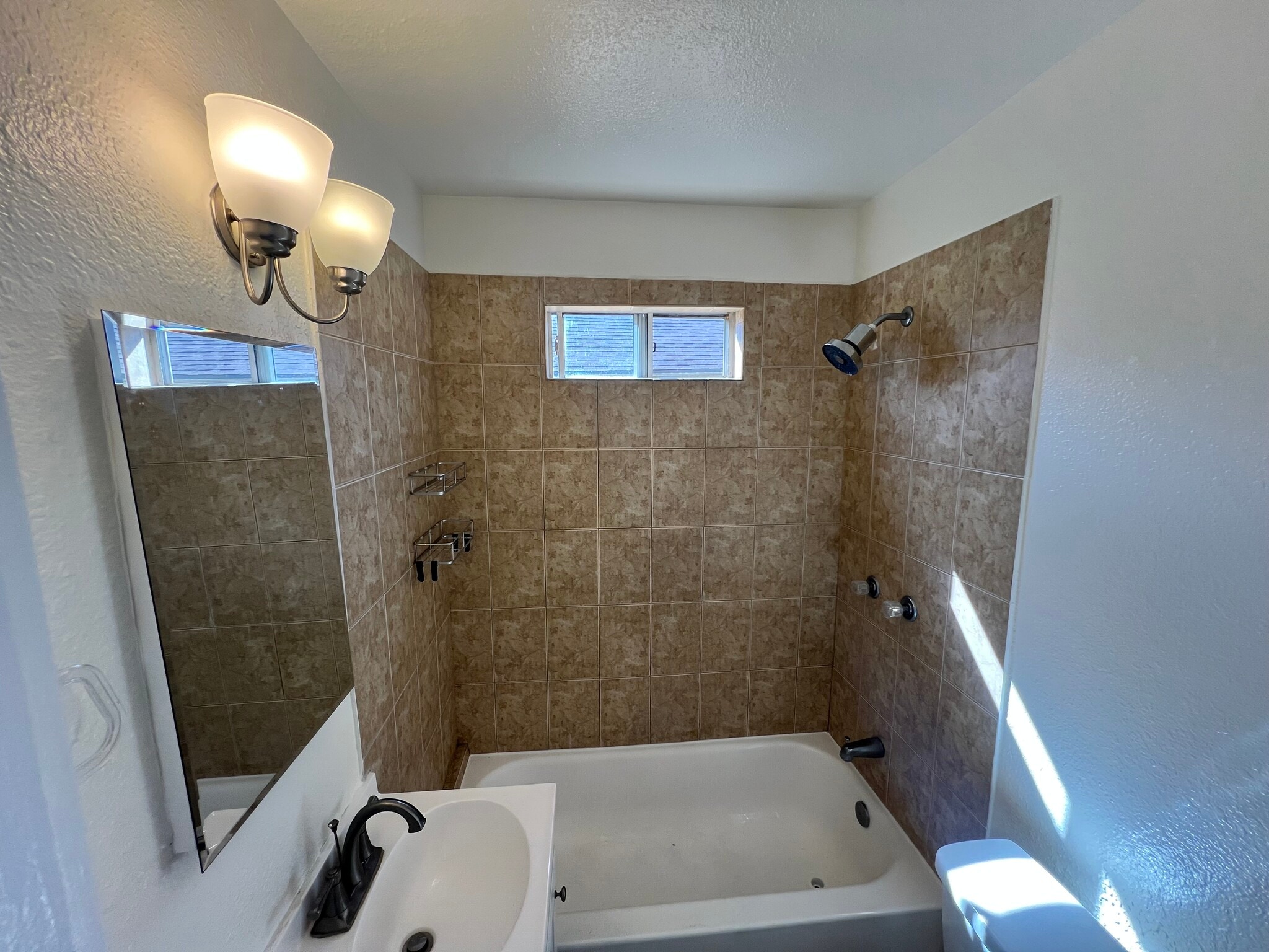Bathroom - 1620 N Ave 45