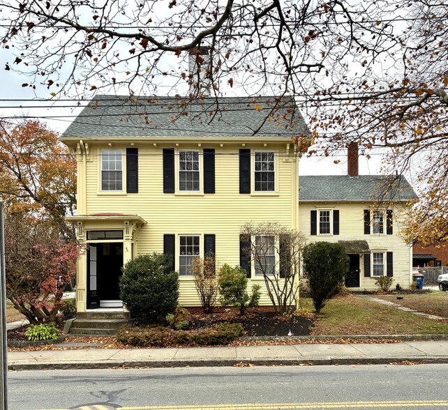 Building Photo - 142 Main St