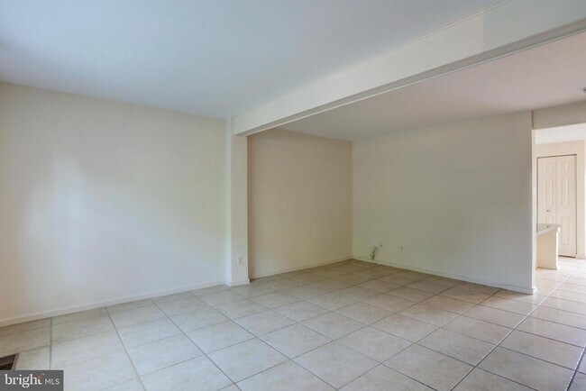 Building Photo - 12830 Evansport Pl