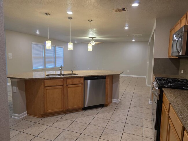 Building Photo - 25335 Briscoe Village Dr