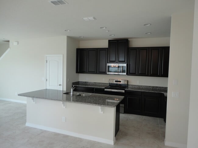 Building Photo - 3/2.5 Town Home in Winter Park!