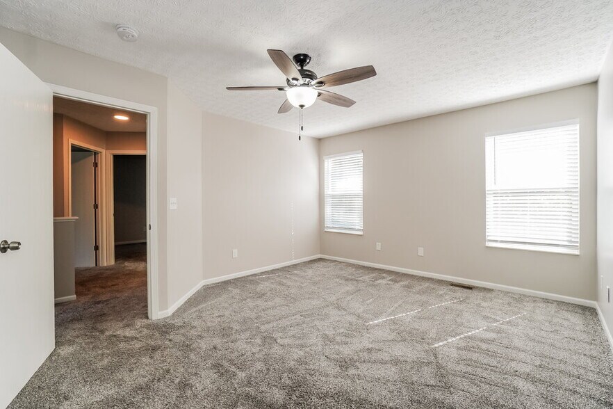 Building Photo - 1561 Meadowlark Ln