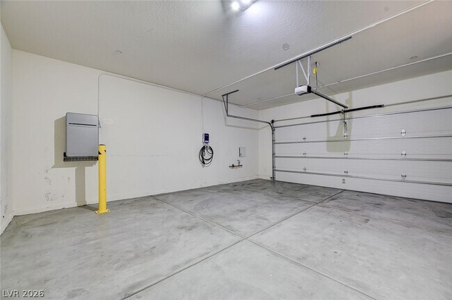 Building Photo - 185 Lilt Ave
