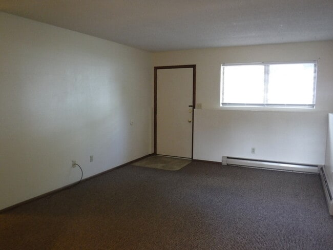 Building Photo - New carpet