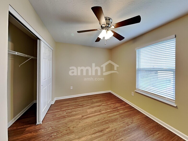 Building Photo - 10319 Fredricksburg Rd