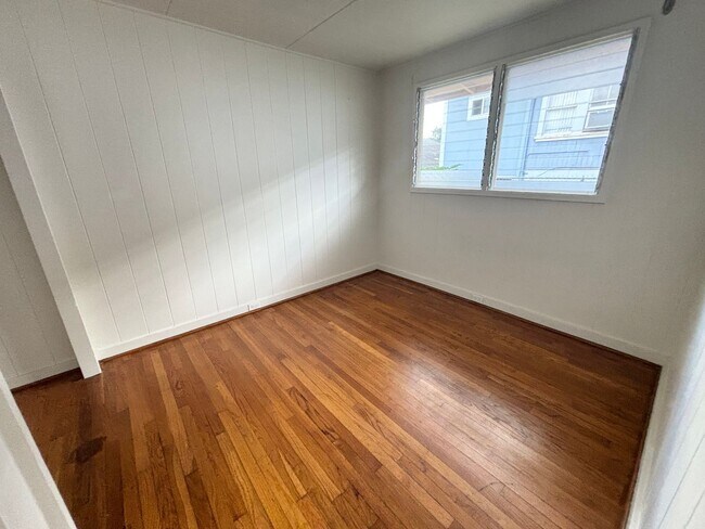 Building Photo - 849 3rd St. 2 Bed 1 Bath $1,700 - Rent Ready!