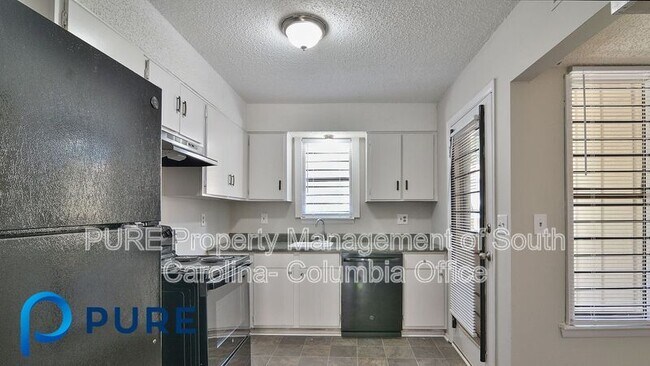 Building Photo - 521 Hickory Hill Dr