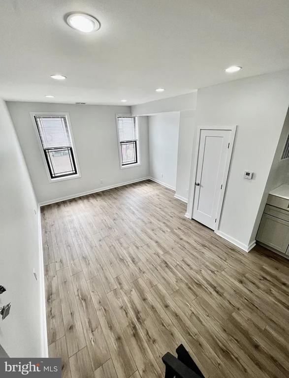 Building Photo - 2105 E Huntingdon St